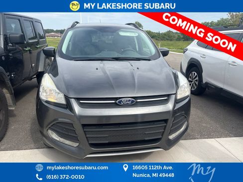 Used 2016 Ford Escape SE w/ Equipment Group 201A AWD/4WD image 2