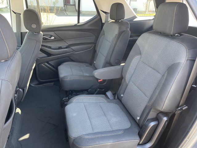 Used 2021 Chevrolet Traverse LT FWD image 21