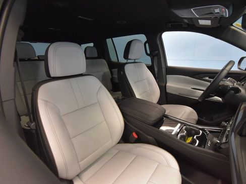 Used 2026 Chevrolet Traverse High Country w/ LPO, Floor Liner Package FWD image 24