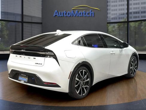 Used 2024 Toyota Prius Prime FWD image 11