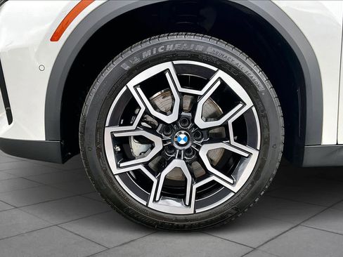 Certified 2025 BMW X2 xDrive28i image 11