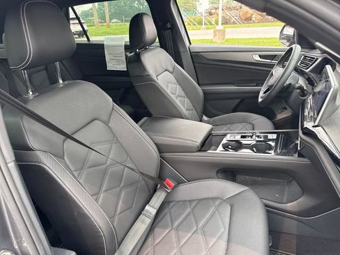 Used 2024 Volkswagen Atlas Cross Sport SE AWD/4WD image 13