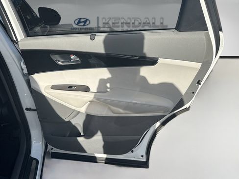 Used 2019 Kia Sorento SX image 31