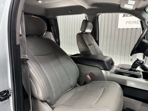 Used 2018 Ford F150 Lariat image 29
