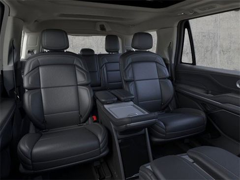New 2025 Lincoln Navigator Reserve image 11