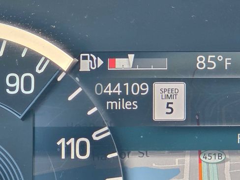 Used 2023 Land Rover Defender 110 X-Dynamic SE AWD/4WD image 26