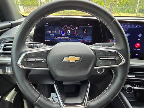 Used 2026 Chevrolet Traverse LT w/ Driver Confidence Package FWD image 32