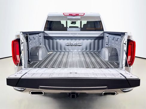 Certified 2025 GMC Sierra 1500 Denali w/ Technology Package AWD/4WD image 26