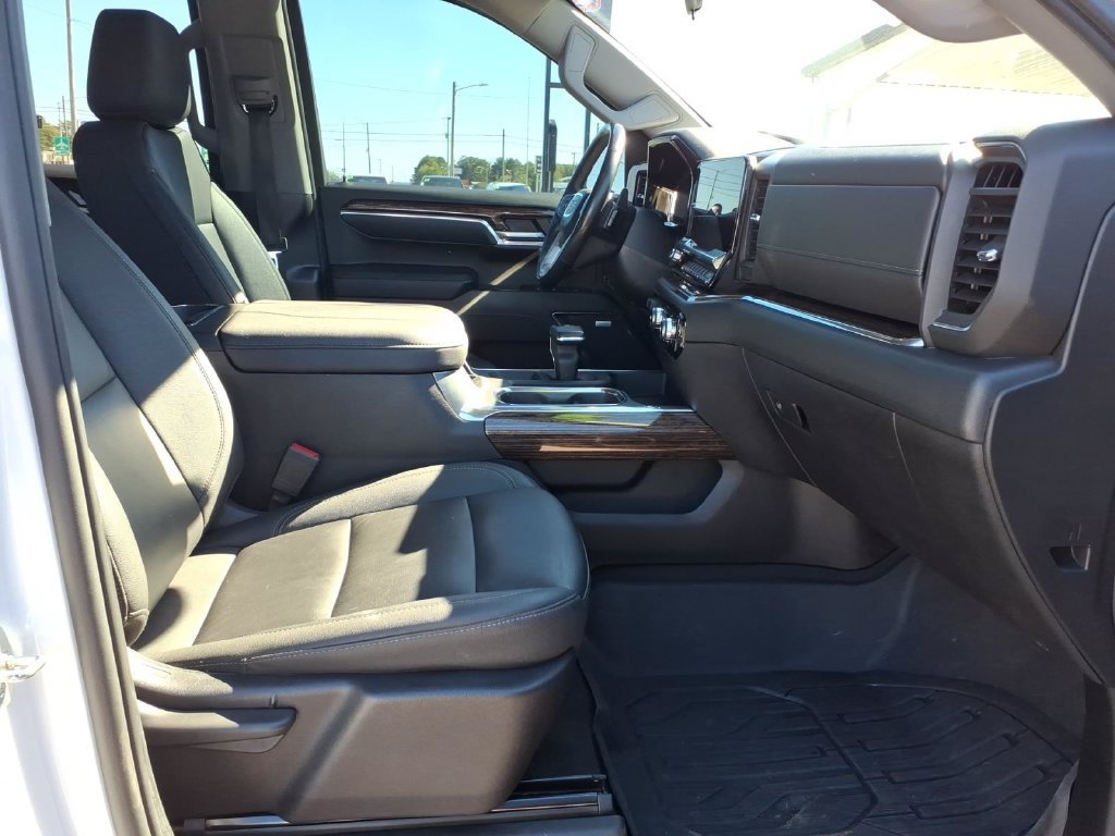 Used 2024 GMC Sierra 1500 Elevation w/ Elevation Premium Package AWD/4WD image 12