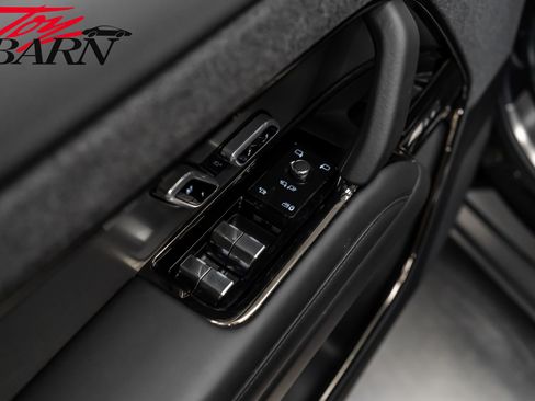 Used 2023 Land Rover Range Rover Sport SE Dynamic image 21