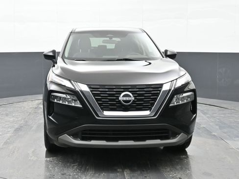 Used 2023 Nissan Rogue SV image 3