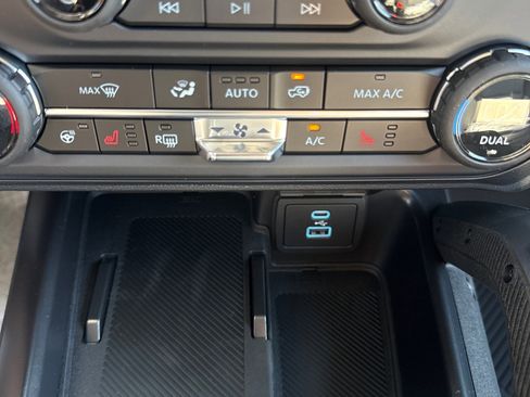 New 2025 Ford Bronco Badlands image 17