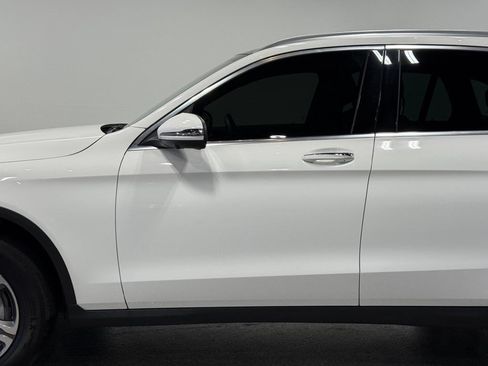 Used 2022 Mercedes-Benz GLC 300 4MATIC w/ Multimedia Package Lite image 19