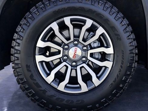 Used 2022 GMC Sierra 1500 AT4 w/ AT4 Premium Package image 10