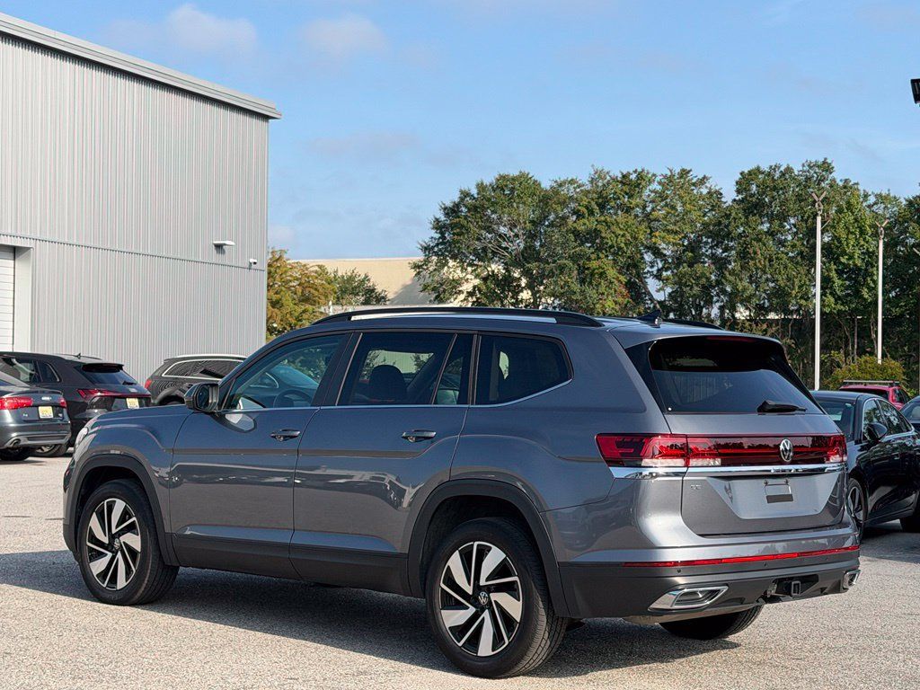 Used 2024 Volkswagen Atlas SE FWD image 7