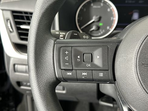 Certified 2024 Nissan Rogue SV image 28