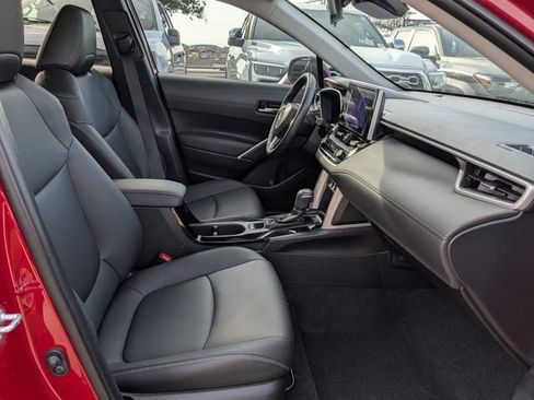Used 2024 Toyota Corolla Cross XLE w/ Convenience Package FWD image 33