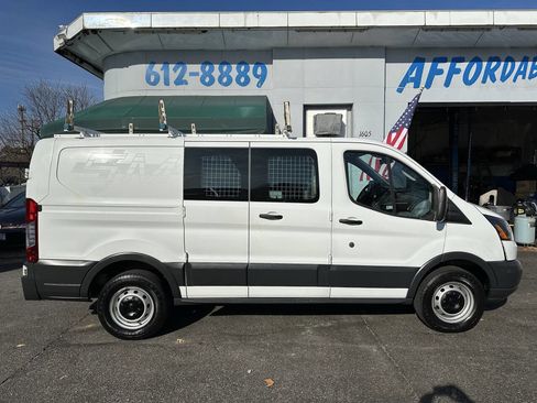 Used 2017 Ford Transit 250 130 Low Roof image 5