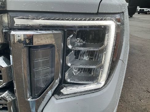 Used 2022 GMC Sierra 3500 Denali w/ Denali Ultimate Package image 9