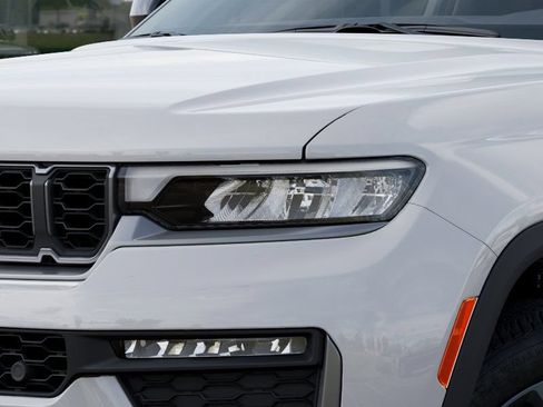 New 2026 Jeep Grand Cherokee L Limited AWD/4WD image 10