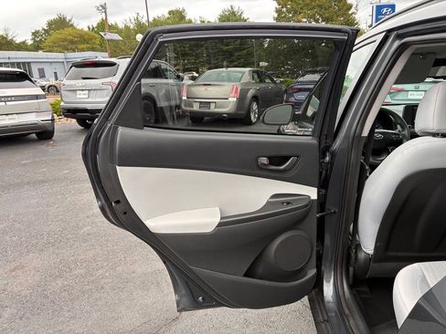 Used 2022 Hyundai Kona SEL w/ Cargo Package AWD/4WD image 43
