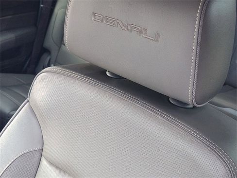 Used 2018 GMC Yukon Denali w/ Denali Ultimate Package image 15
