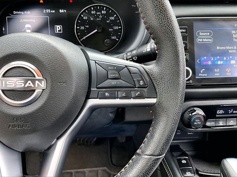 Used 2023 Nissan Kicks SR image 11