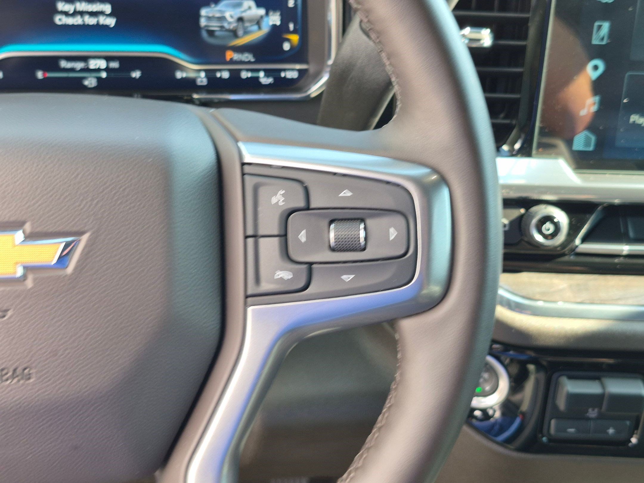 Used 2025 Chevrolet Silverado 3500 LTZ AWD/4WD image 18