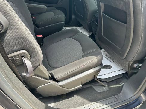 Used 2017 Chevrolet Traverse LT w/ Style and Technology Package AWD/4WD image 11