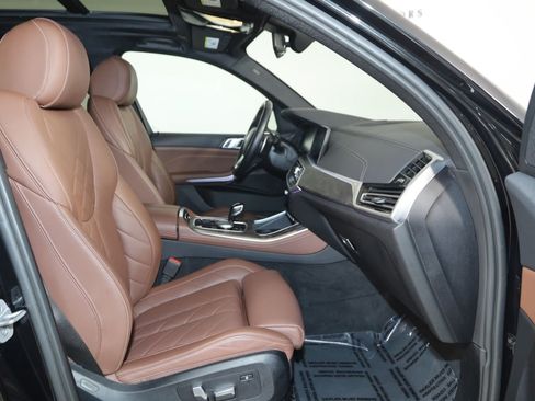 Used 2023 BMW X5 xDrive40i w/ Premium Package AWD/4WD image 14