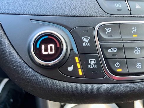 Used 2022 Chevrolet Malibu LT image 22