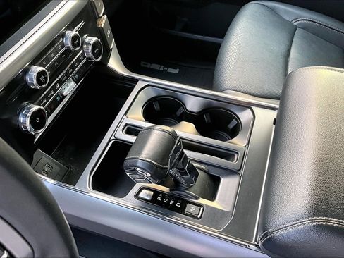 Used 2022 Ford F150 Lariat image 19