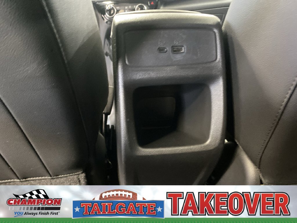 Certified 2025 Chevrolet Trax LT FWD image 29