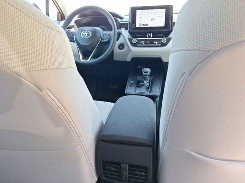 Used 2026 Toyota Corolla Cross LE FWD image 31