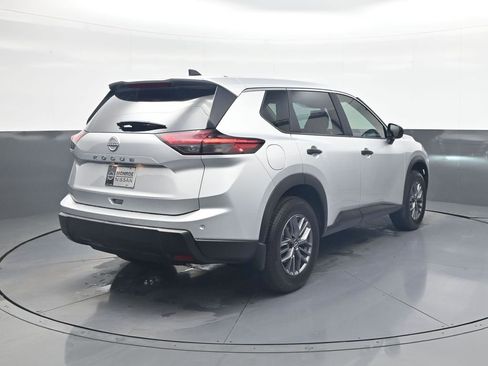 Used 2025 Nissan Rogue S FWD image 7