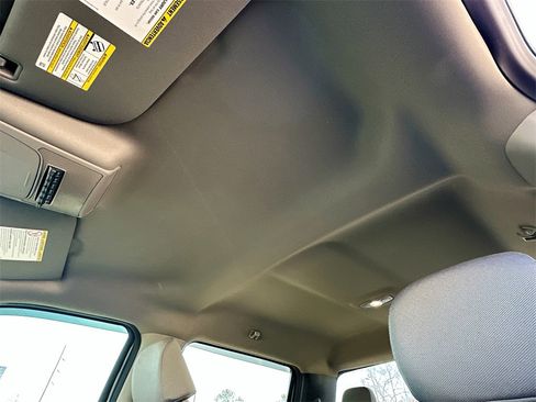 Used 2022 Ford F250 XLT w/ Black Appearance Package image 11