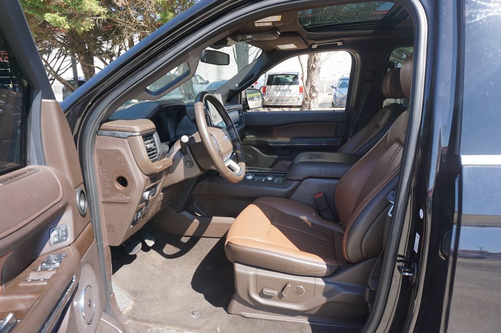 Used 2022 Ford Expedition Max King Ranch AWD/4WD image 2