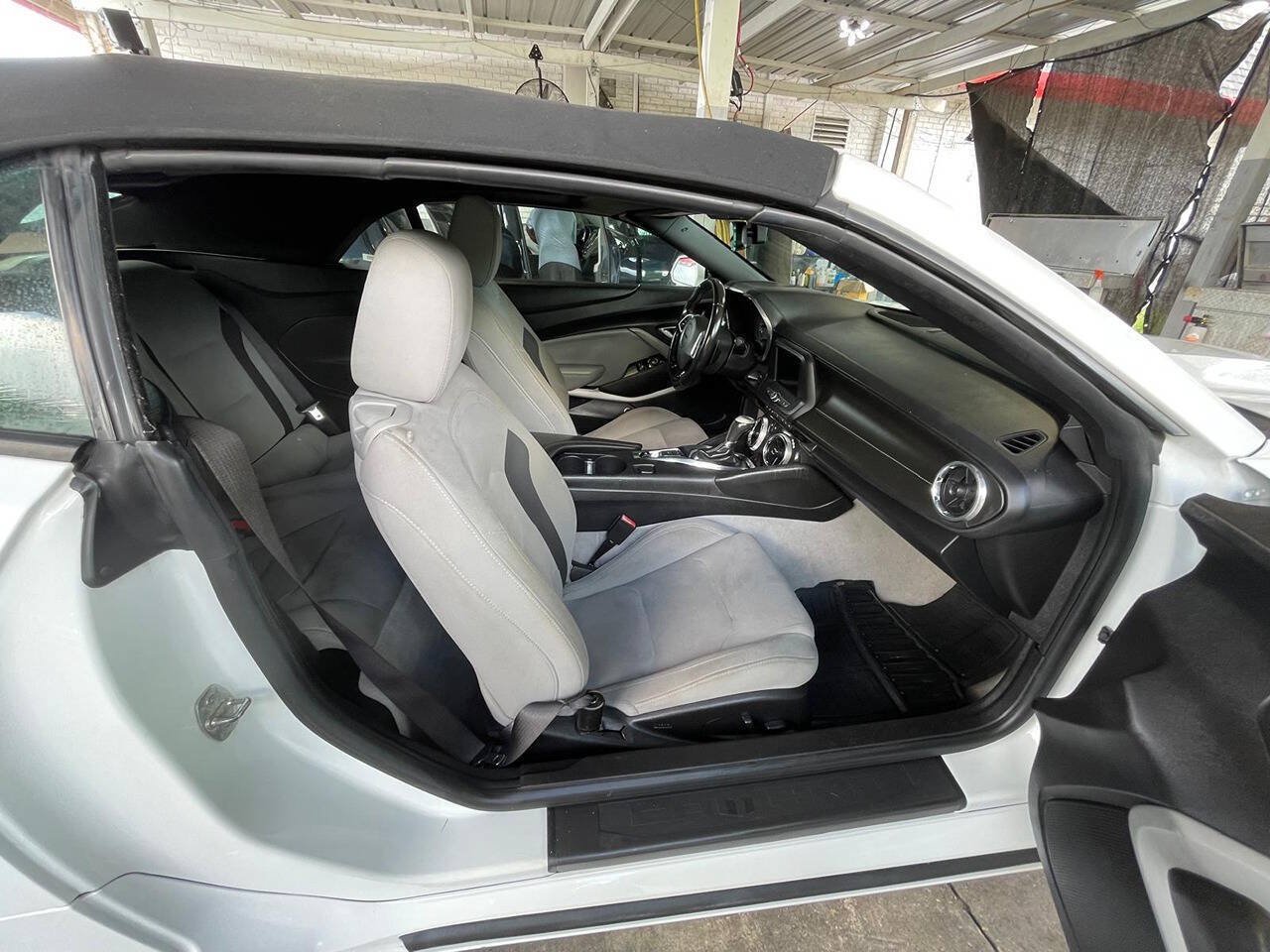 Used 2020 Chevrolet Camaro LT RWD image 13