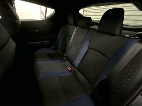 Used 2022 Toyota C-HR XLE image 25