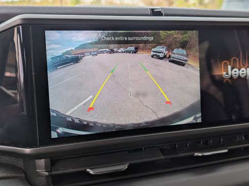 Used 2024 Jeep Wrangler Rubicon w/ Convenience Group image 25