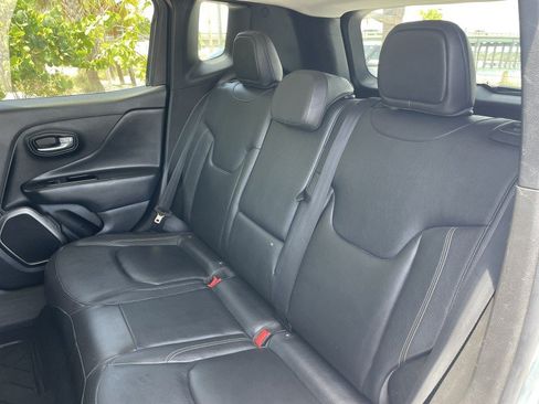 Used 2018 Jeep Renegade Limited w/ UConnect 8.4 Nav Group AWD/4WD image 11