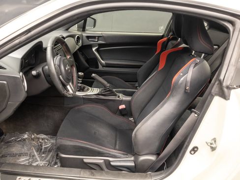 Used 2015 Scion FR-S RWD image 6