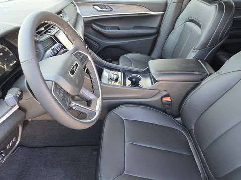 New 2025 Jeep Grand Cherokee L Limited w/ Black Appearance Package image 11