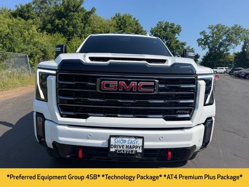 Used 2024 GMC Sierra 2500 AT4 w/ AT4 Premium Plus Package AWD/4WD image 2