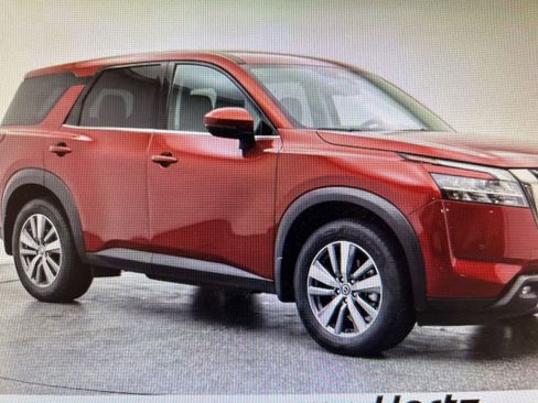 Used 2025 Nissan Pathfinder SV FWD image 3