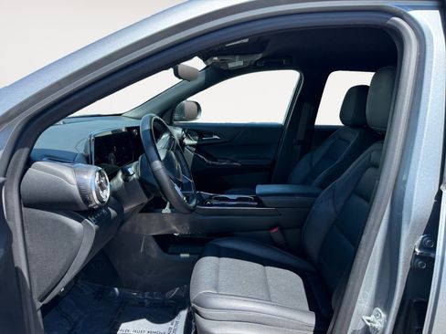 Used 2025 Chevrolet Equinox LT w/ Convenience Package II AWD/4WD image 10