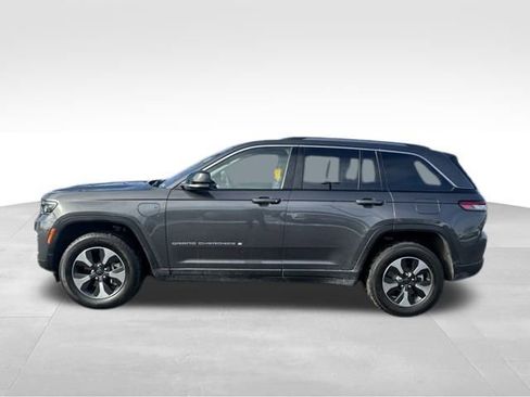Used 2023 Jeep Grand Cherokee 4WD 4xe image 3