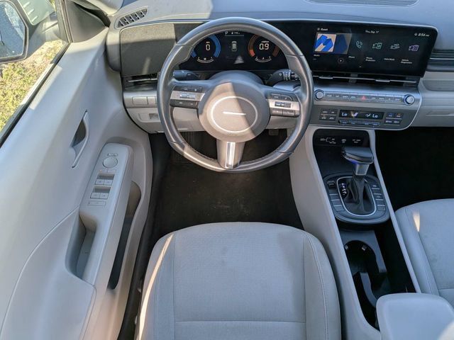 Used 2025 Hyundai Kona SEL FWD image 16