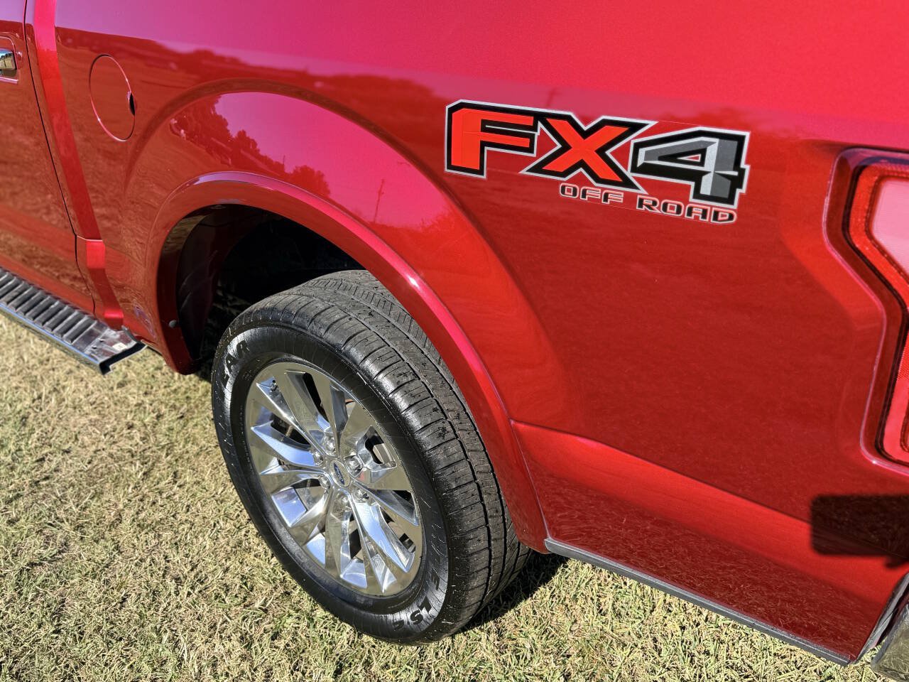 Used 2016 Ford F150 Lariat AWD/4WD image 9