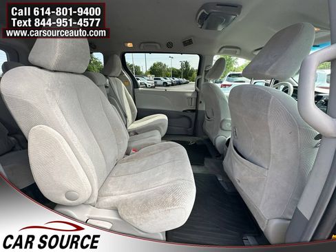 Used 2013 Toyota Sienna LE w/ Towing Pkg FWD image 28